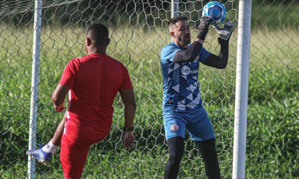 Goleiro Gabriel Leite é regularizado no BID e Náutico tem todos os