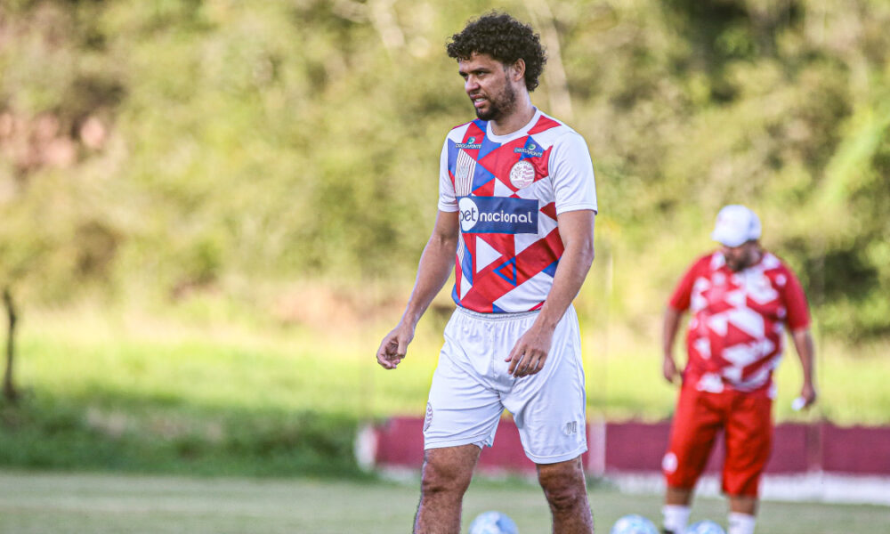 Chapecoense Encaminha Contrata O Do Lateral Direito Victor Ferraz Do