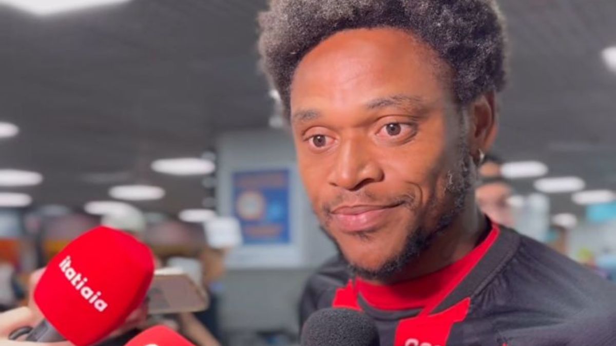 Luiz Adriano Desembarca Em Salvador E Mira Passagem Artilheira Pelo