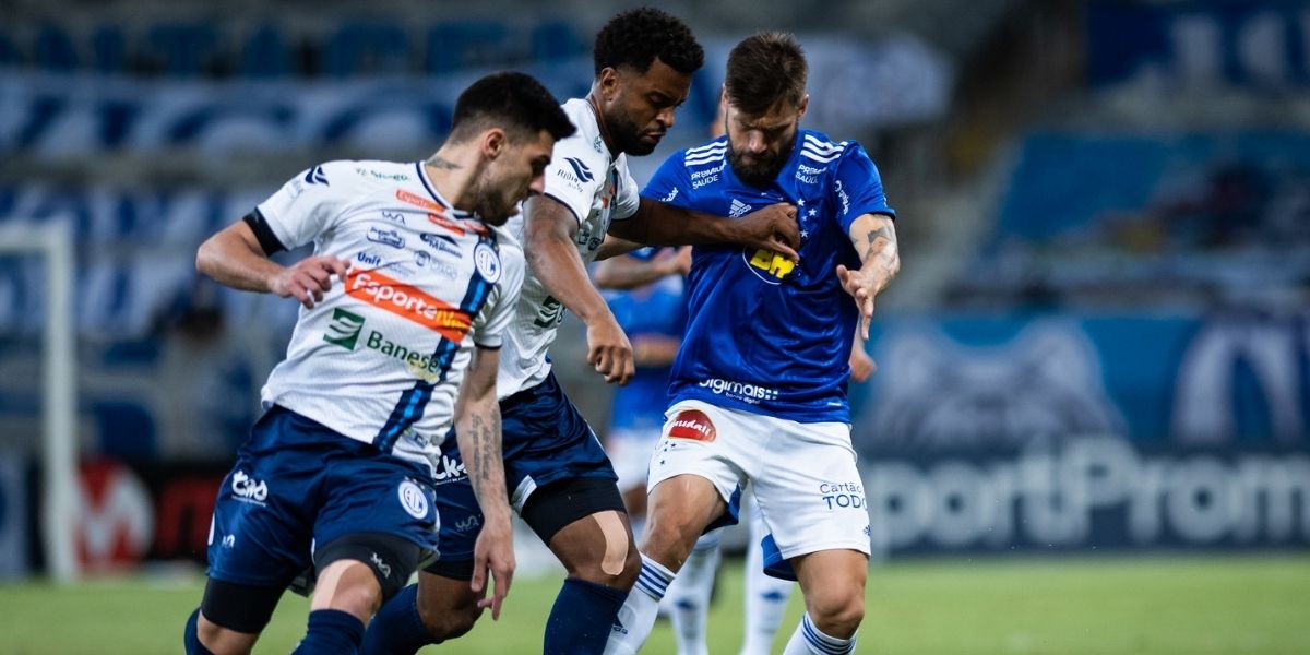Heroico no Mineirão, Confiança vence o Cruzeiro pela 1ª vez na história
