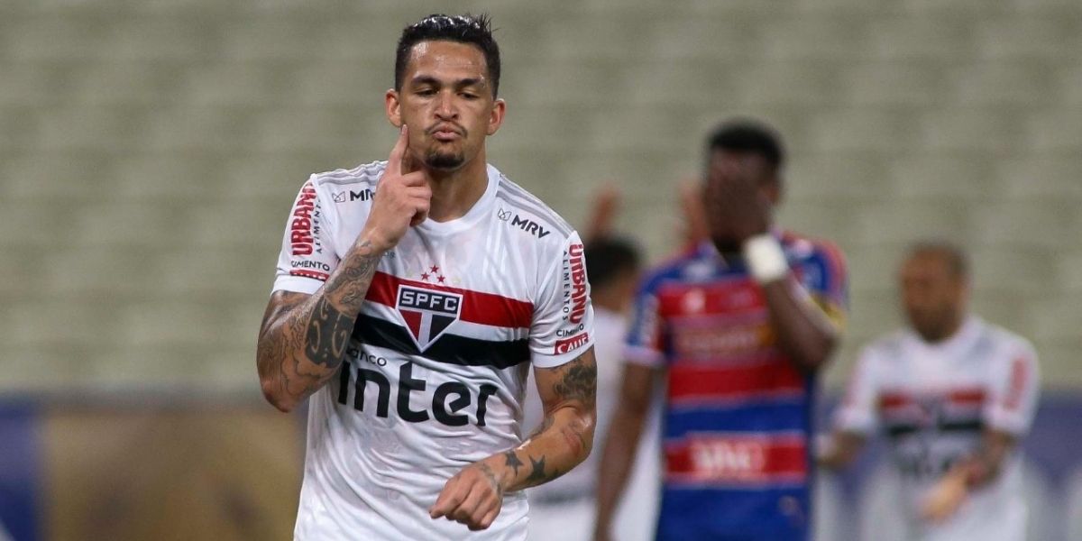 Em jogo com VAR, Fortaleza perde para o São Paulo no Castelão