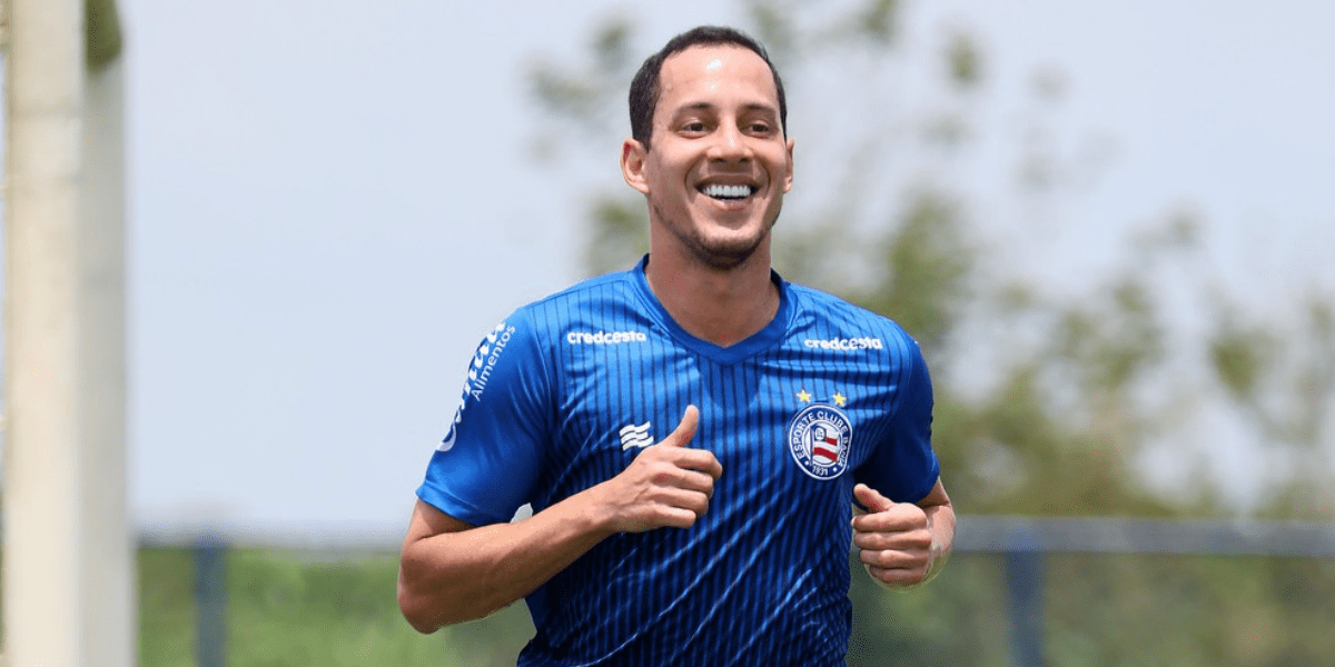 Rodriguinho treina com bola e deve reforçar o Bahia contra o Melgar