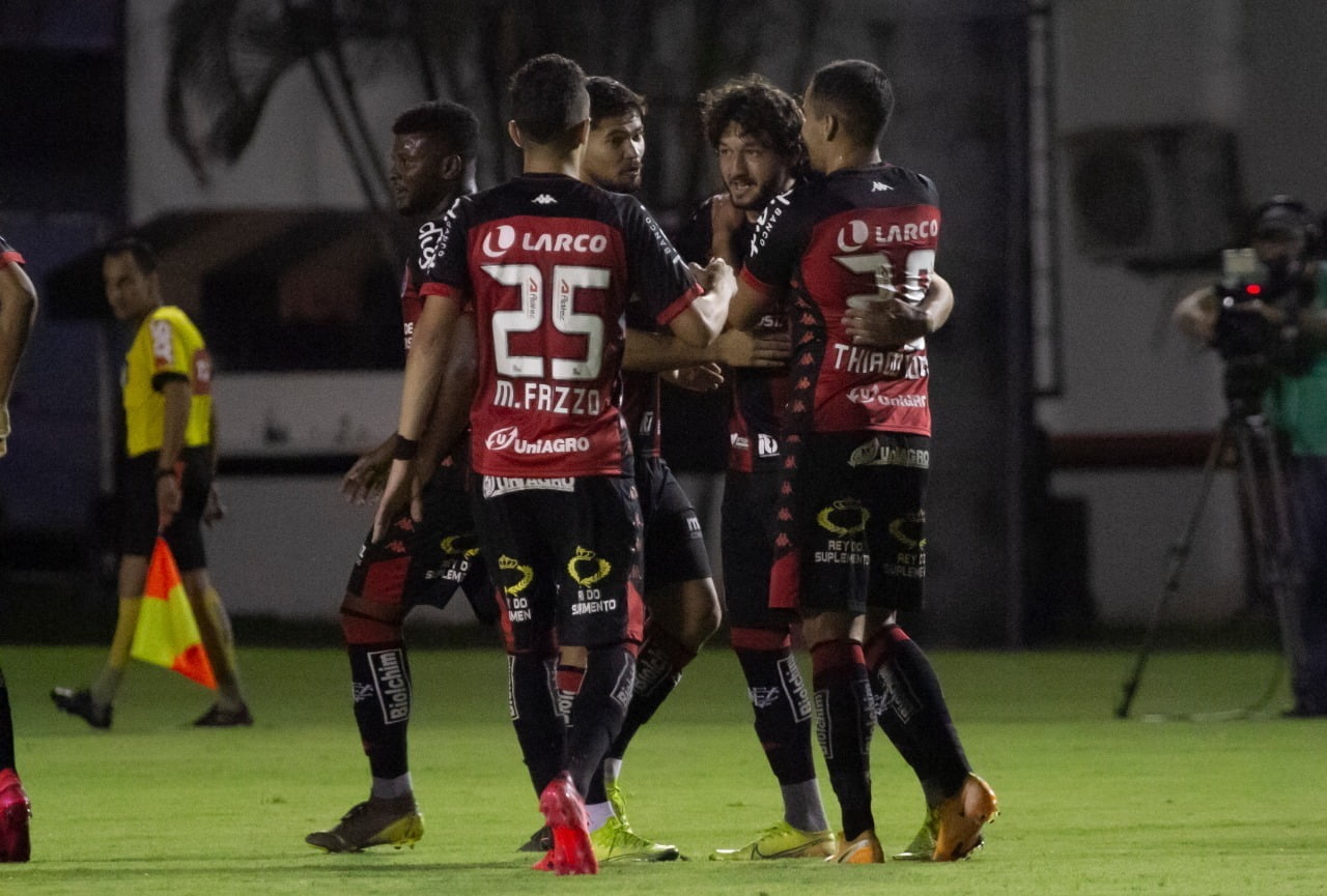 Vitória quebra jejum e vence o Figueirense no Barradão