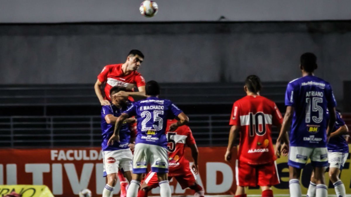 CRB não sai do 0 a 0 com Cruzeiro e chega a 5º jogo sem vencer