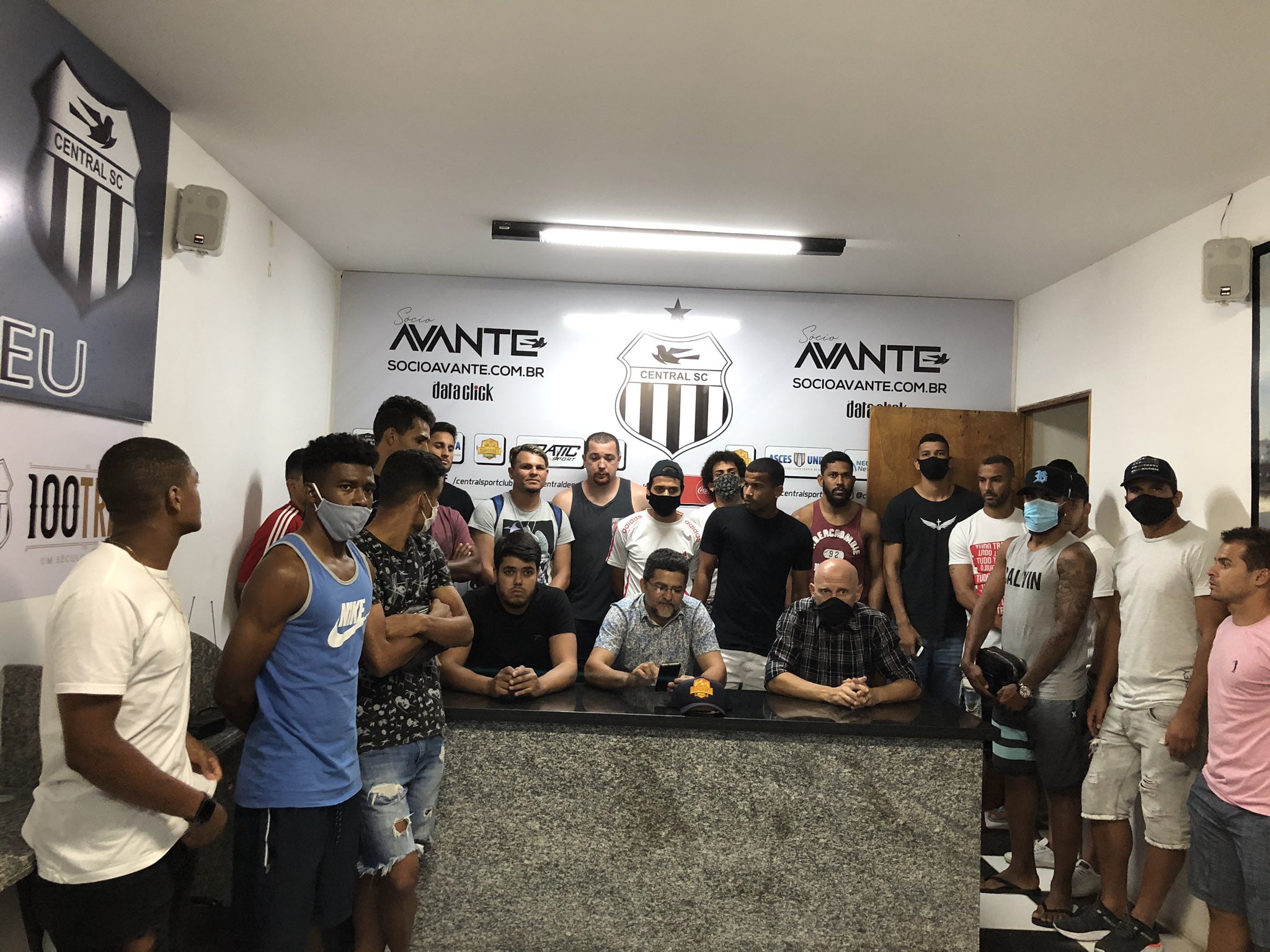 Jogadores encerram greve e Central encara ABC com time principal