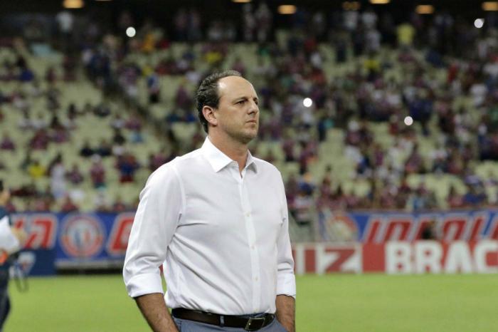 Rogério Ceni é especulado para substituir Doménec no Flamengo