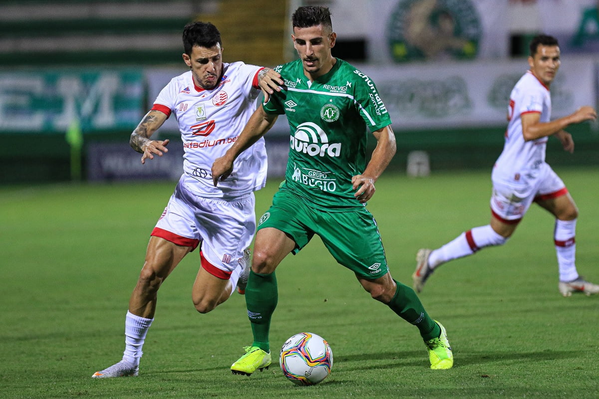 Náutico faz bom jogo contra a Chapecoense e empata fora de casa