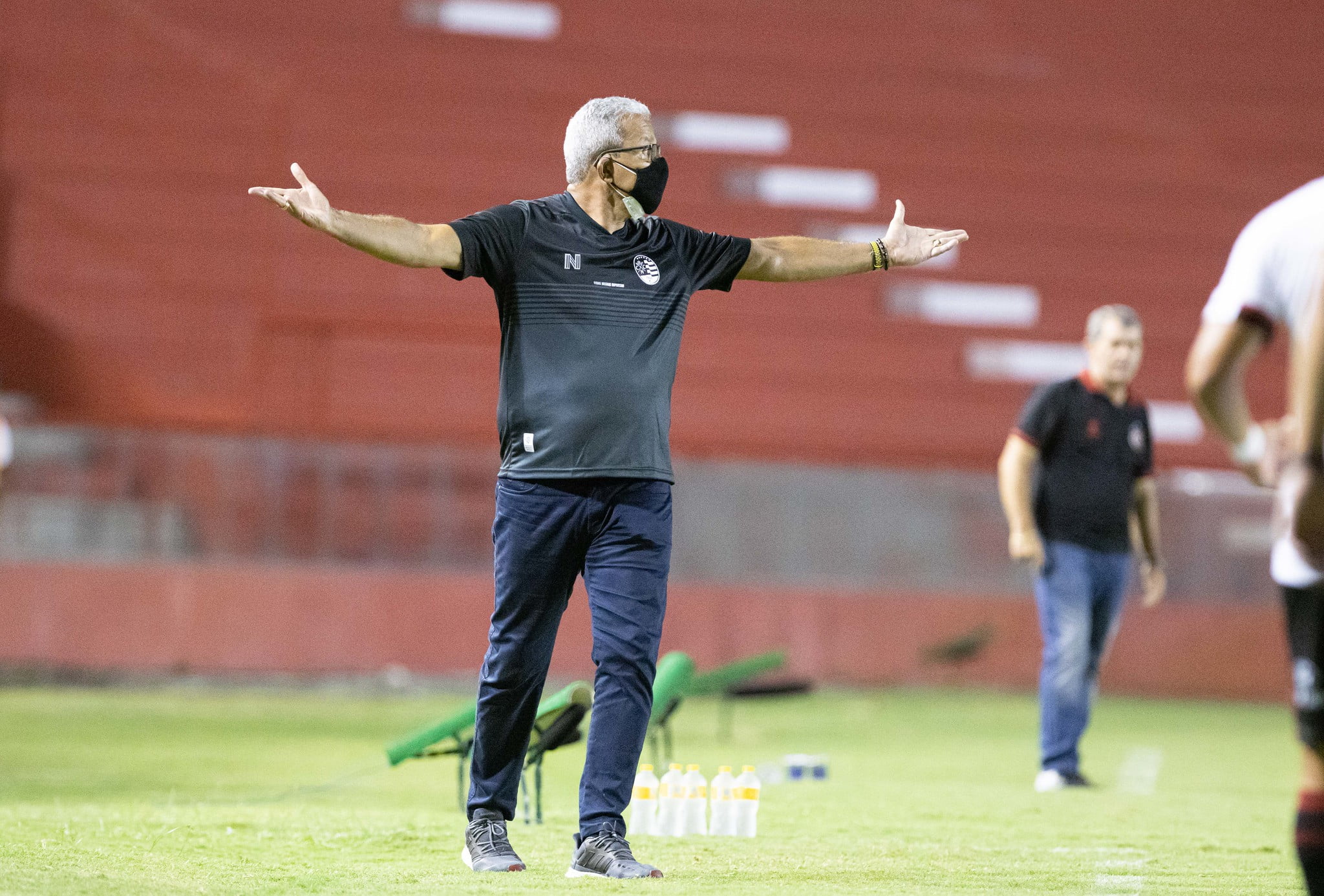 Hélio vê descuido em gol tomado e diz que faltou contundência ao Náutico