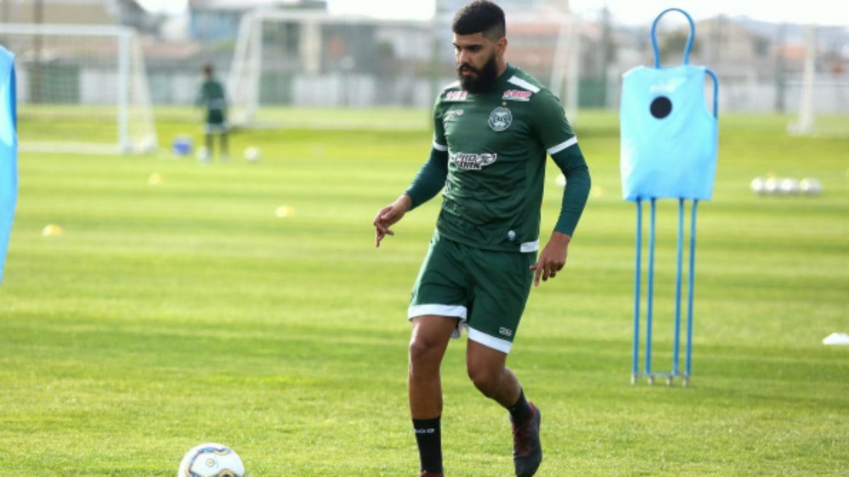 CSA anuncia zagueiro Rodolfo Filemon, que estava no Coritiba