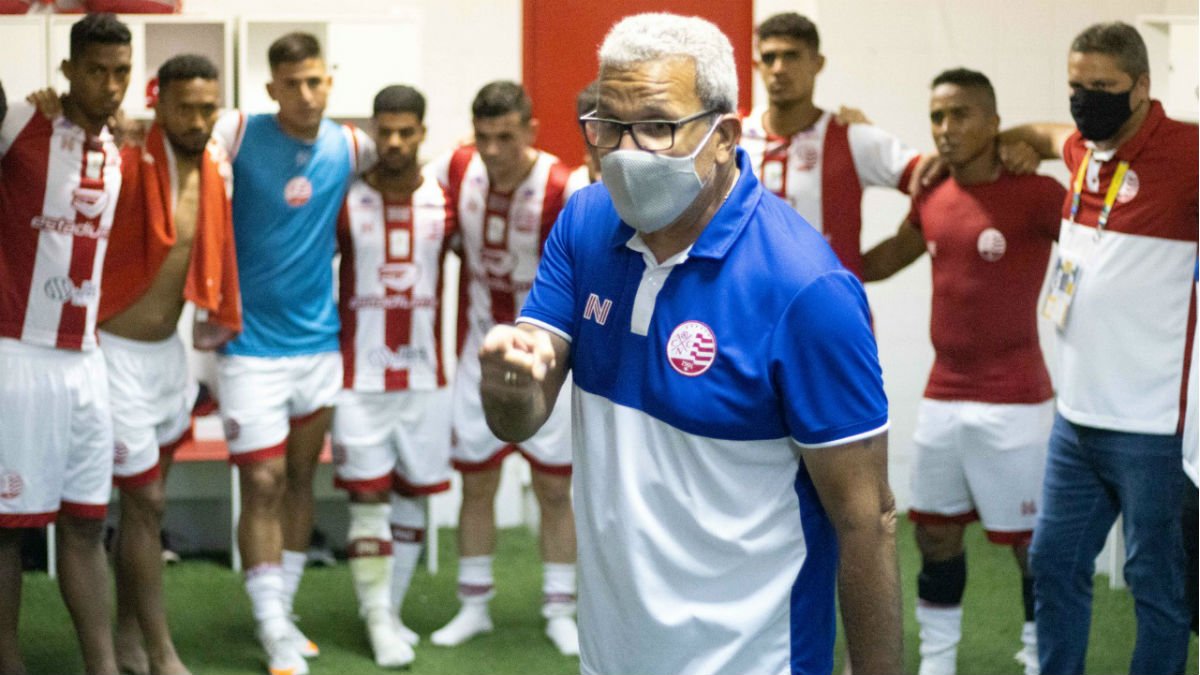 Hélio revela bronca no vestiário por melhora do Náutico no 2º tempo