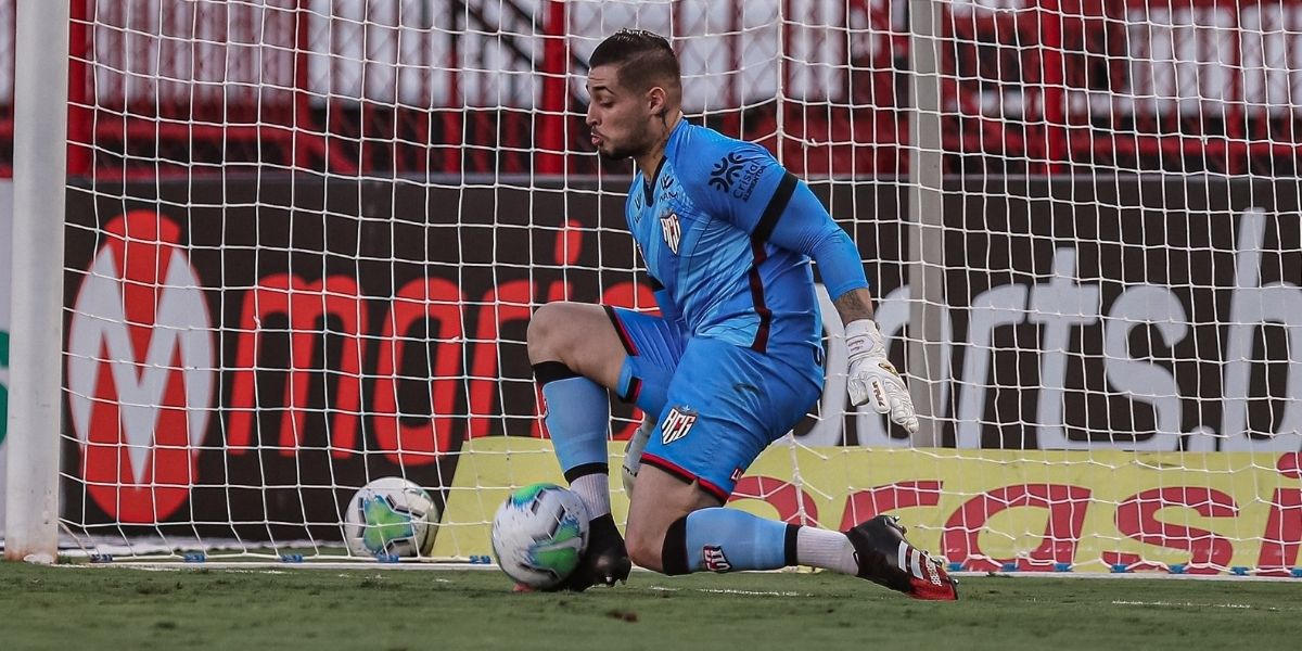 Fortaleza é castigado, perde para o Atlético-GO e volta à beira do Z4