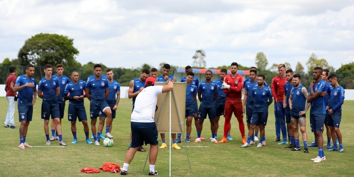 Bahia fecha ‘corredor polonês’ contra o Grêmio e abre 2021