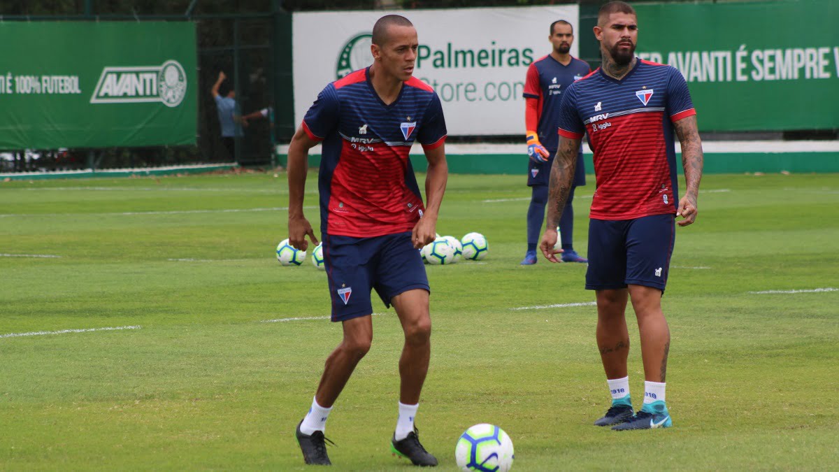 Após saída do Fortaleza, Náutico demonstra interesse por Derley