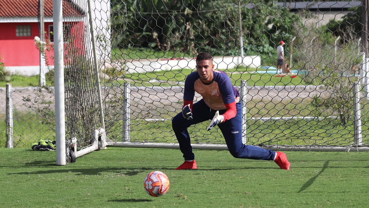 Goleiro Bruno fica próximo de retorno ao Náutico