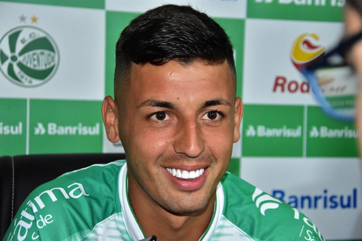 Náutico negocia contratações de Marciel e Giovanny para 2021
