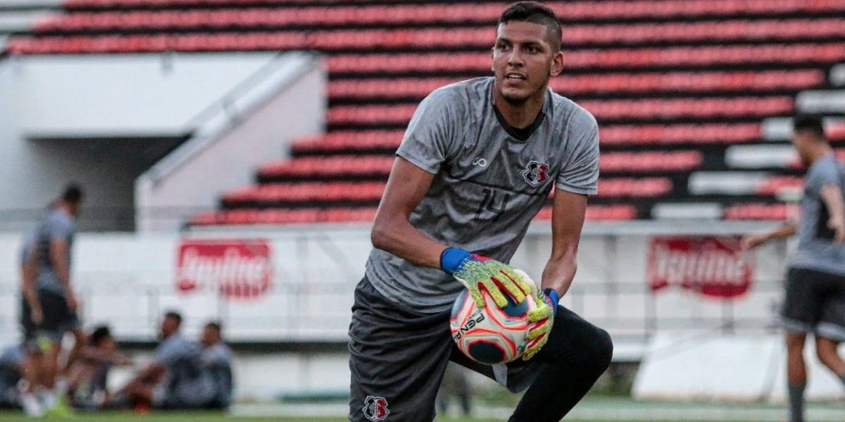 Santa Cruz anuncia contratação do goleiro Filipe Silva, ex-Osasco