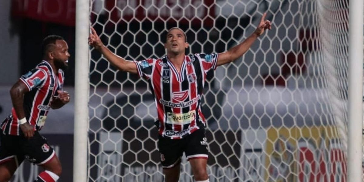 Sondado pelo Brusque, Toty prioriza possível renovação no Santa Cruz