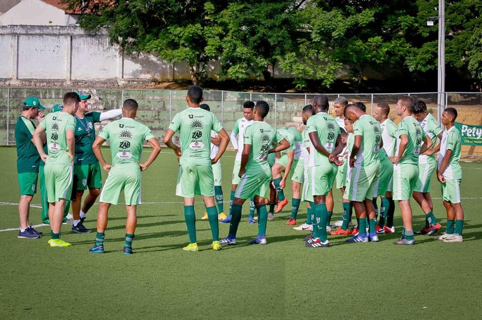 Surto de Covid-19 no Vitória da Conquista pode adiar jogo com o Vitória