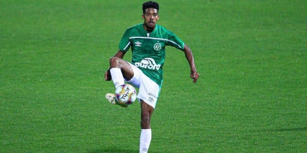 Mercado: Ceará encaminha acerto com Willian Oliveira, ex-Chape