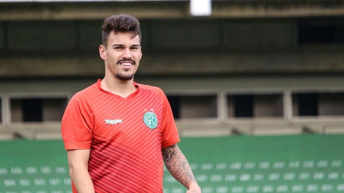 Arthur Rezende, ex-Santa Cruz e Bahia, é procurado pelo Náutico