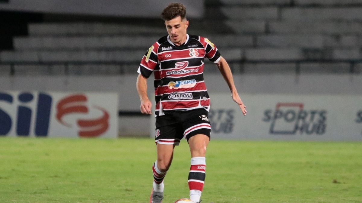 Santa Cruz oficializa renovação de Leonan até o final da Série C de 2021
