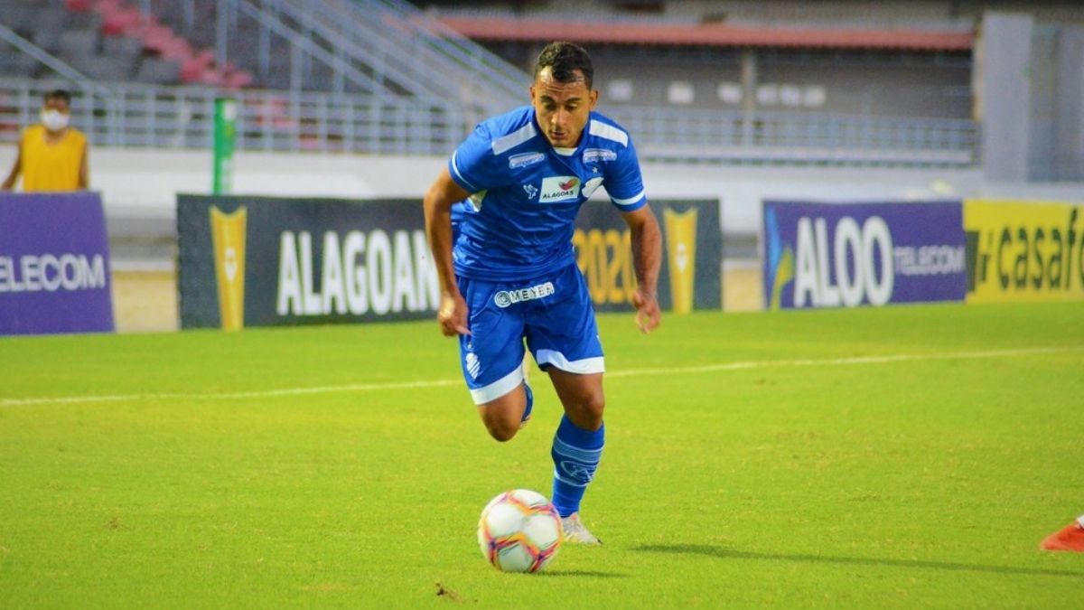CSA anuncia permanências de Nadson e Marquinhos e chega a cinco renovações