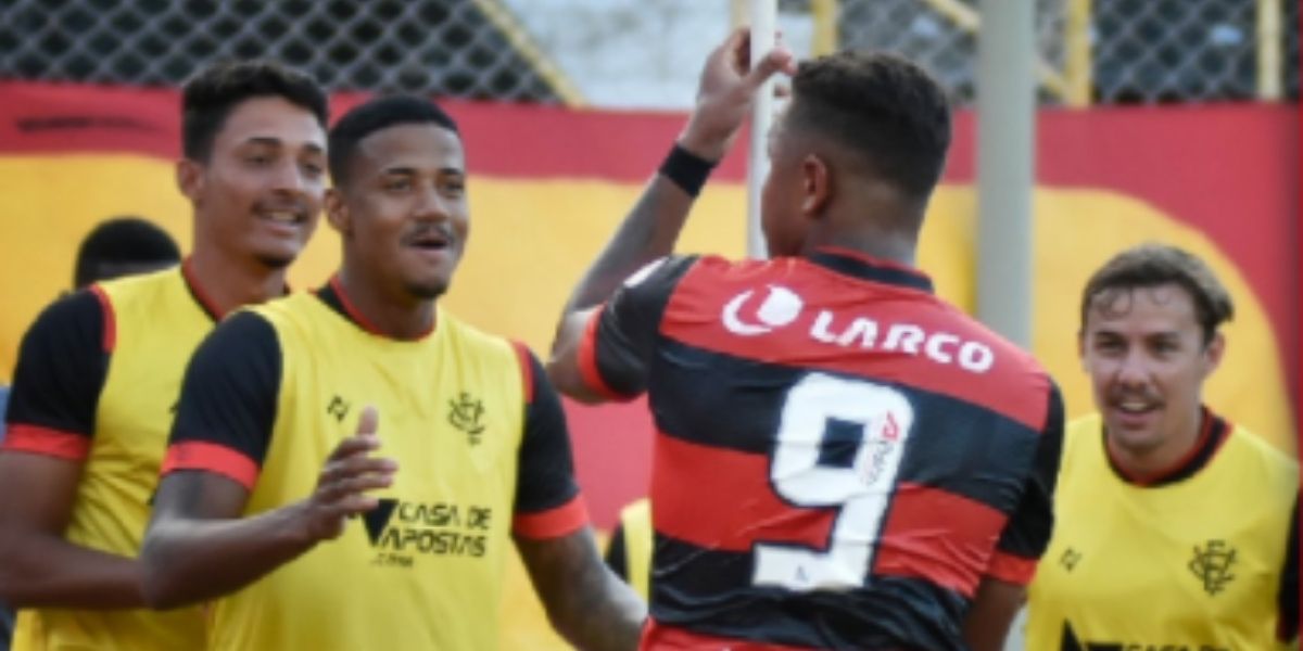 Vitória joga melhor e vence o Bahia no Barradão pela Copa do Nordeste