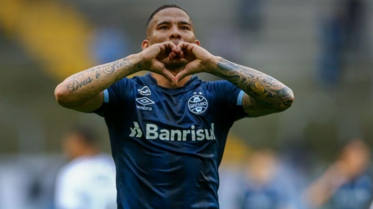 Jael é regularizado no BID e já pode estrear no Ceará contra o Vitória