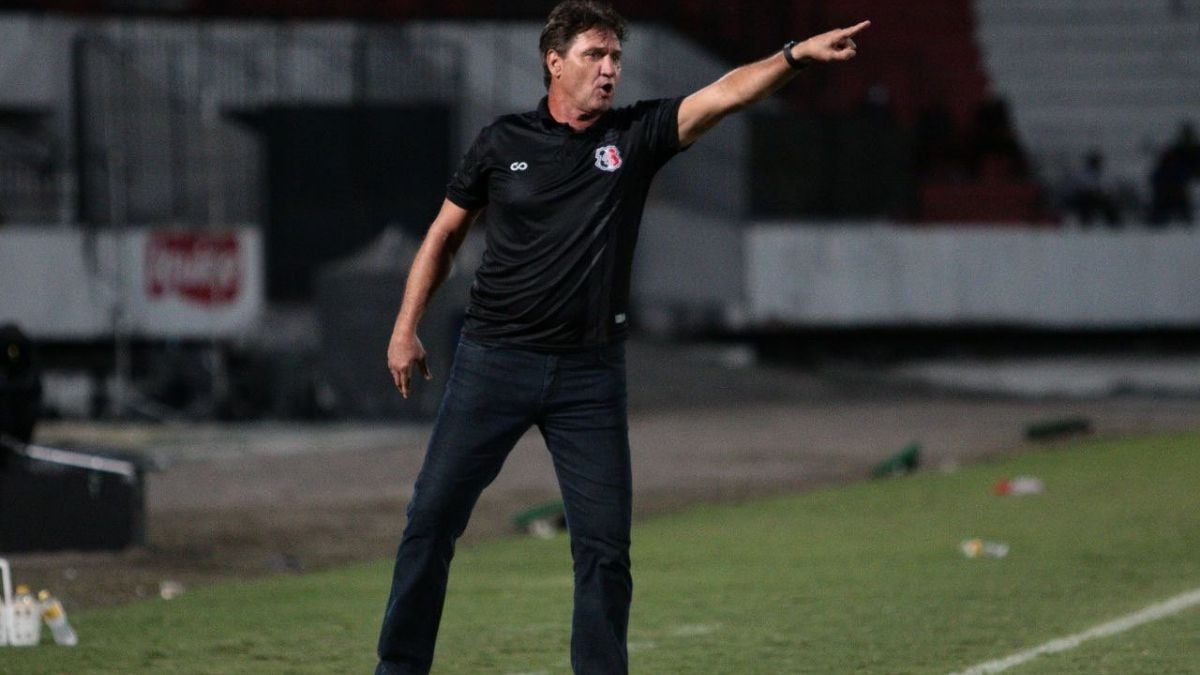 Brigatti elogia 2T do Santa e diz que time ‘guerreou’ para buscar o empate