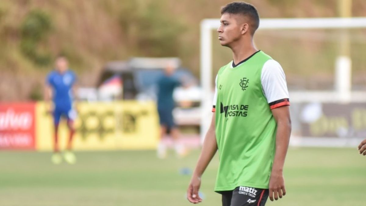 Vitória confirma lesão de ligamento de Gabriel Santiago e meia vai passar por cirurgia