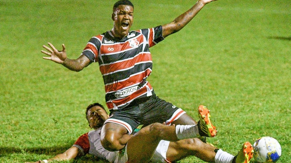 Santa Cruz volta a jogar mal, perde para o Salgueiro e amplia crise no Nordestão