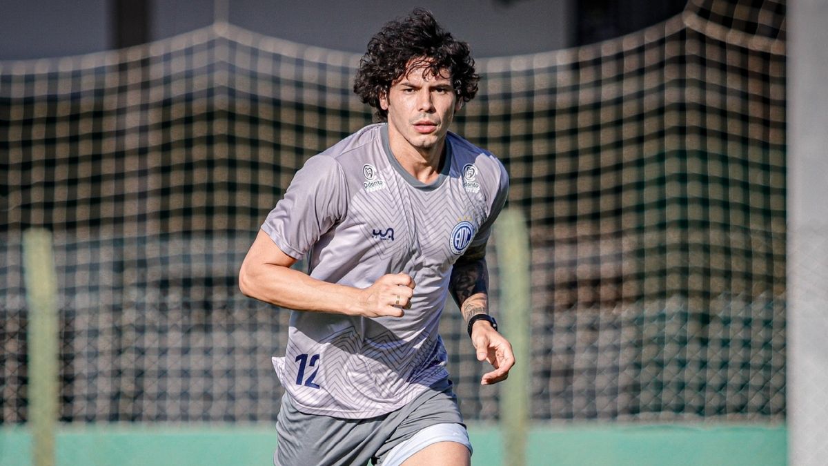 Paraguaio Nery Bareiro é regularizado e Confiança ganha opção para a zaga