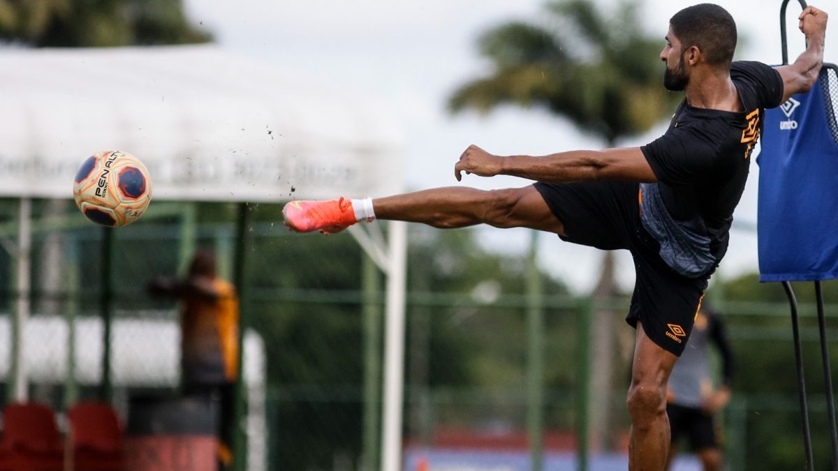 Trellez é regularizado e fica à disposição para fazer estreia pelo Sport