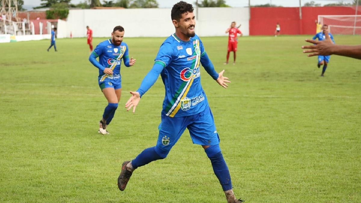 Na estreia do treinador, Altos vence 4 de Julho com quatro gols de Manoel