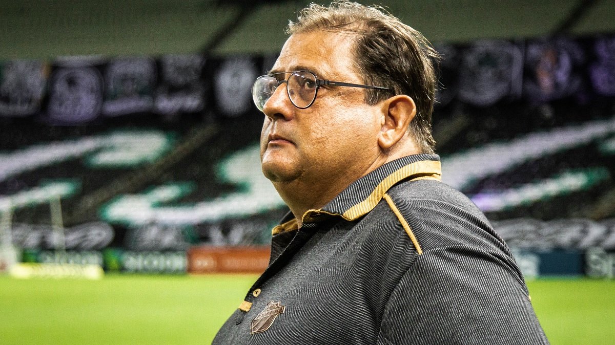 Guto Ferreira, técnico do Ceará