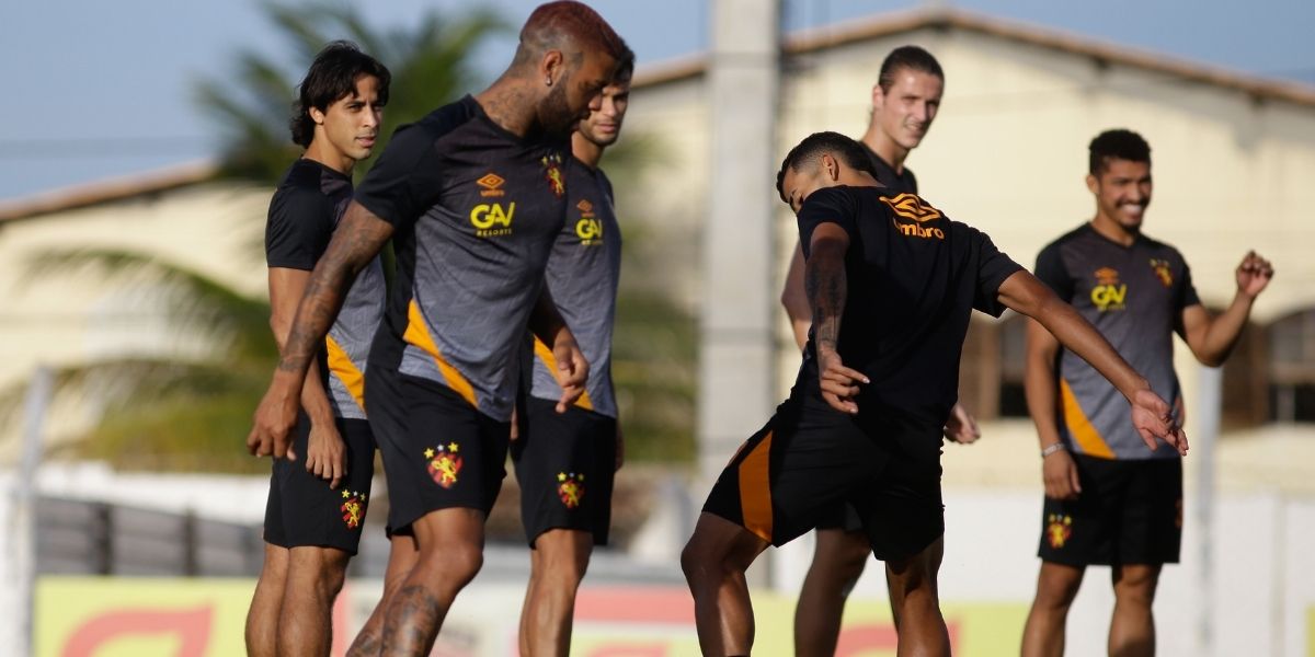 Impressão inicial do elenco do Sport agradou Louzer, diz diretor