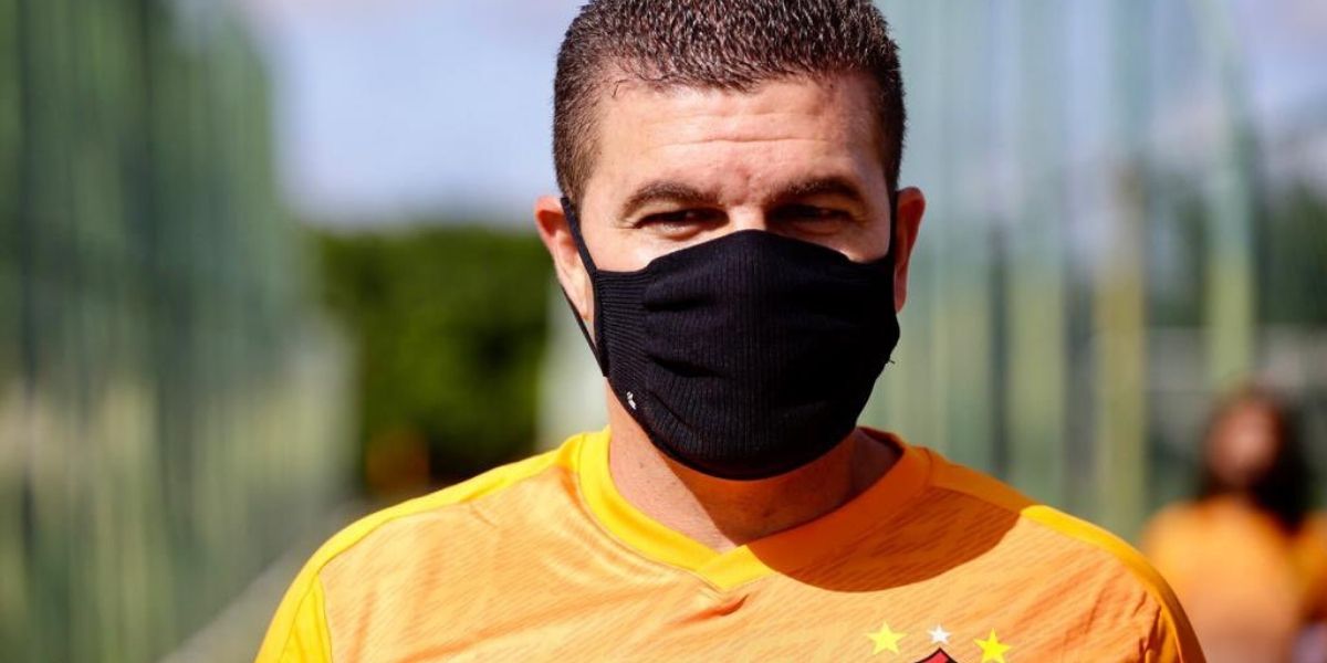 Louzer explica opção pelo Sport e detalha formas de jogar; leia