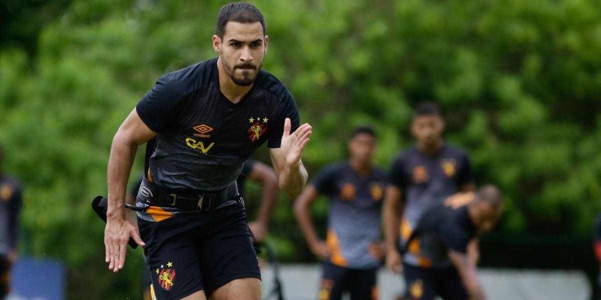Náutico contrata Thiago Lopes, ex-Sport e Vitória, e mais dois para a sequência da temporada