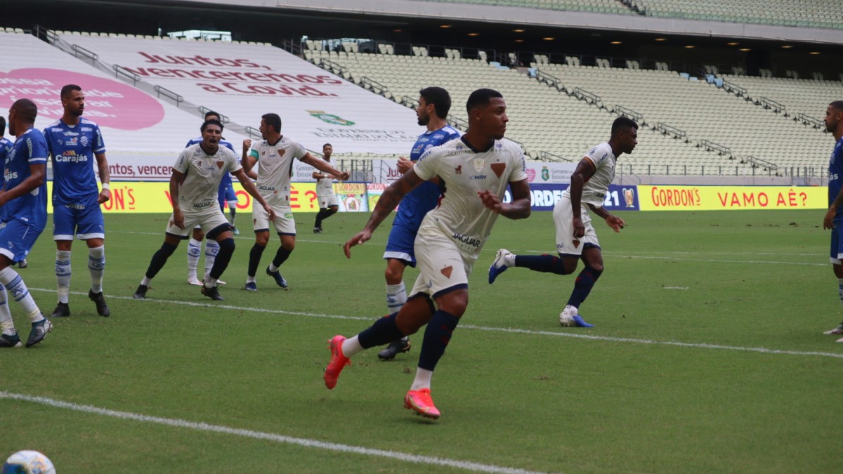 Fortaleza sofre, mas vence CSA e encara Bahia na semifinal da Copa do Nordeste