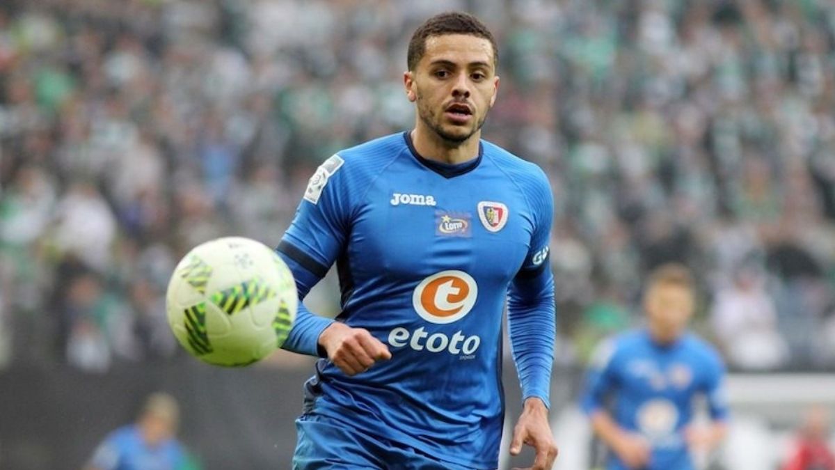 Santa Cruz encaminha acerto com zagueiro Hebert, que estava no futebol polonês