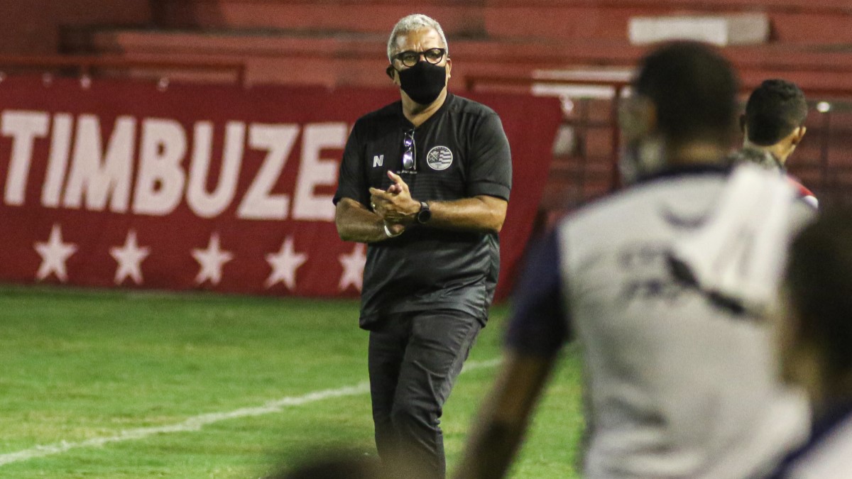 Hélio dos Anjos, técnico do Náutico