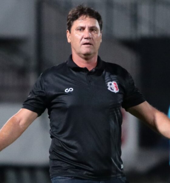 João Brigatti, técnico do Santa Cruz