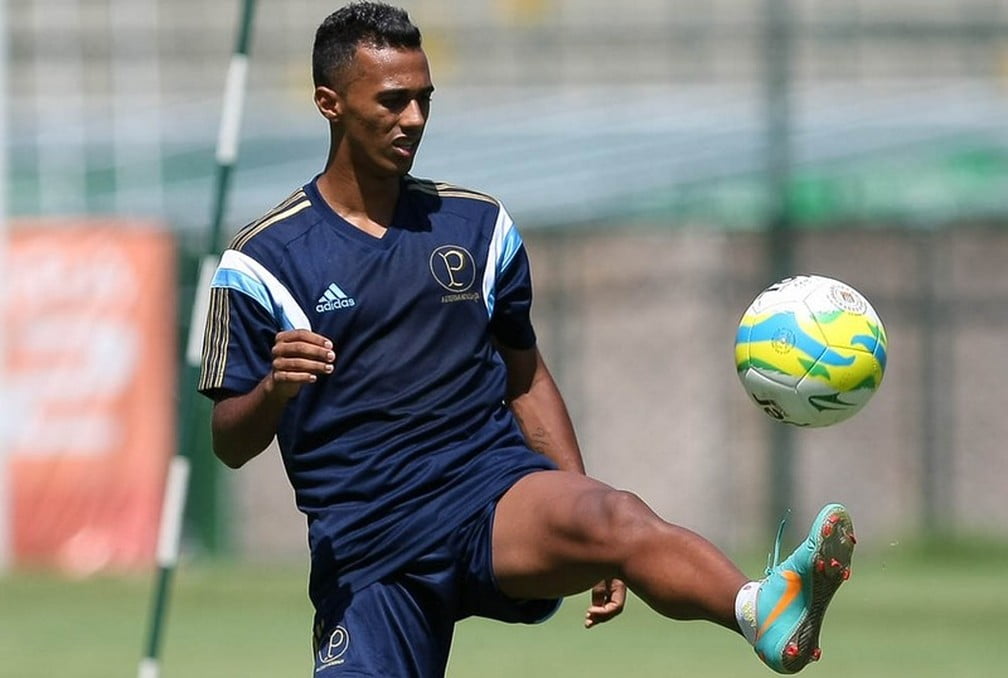 River-PI contrata lateral Juninho, titular do Palmeiras no título da Copa do Brasil de 2012