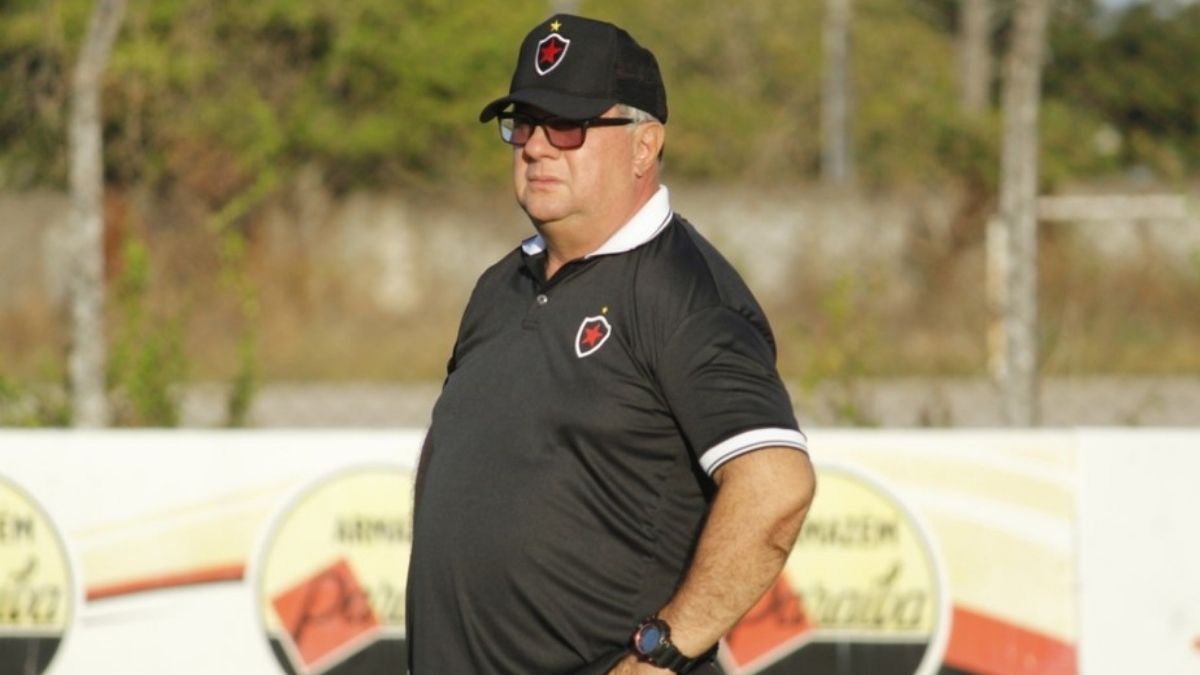 Após derrota no clássico, Botafogo-PB demite técnico Marcelo Vilar
