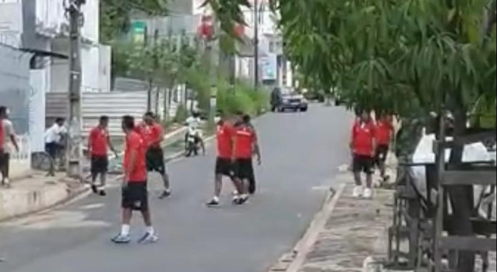 Após derrota no clássico, jogadores do River sofrem emboscada de organizada 2 Posts