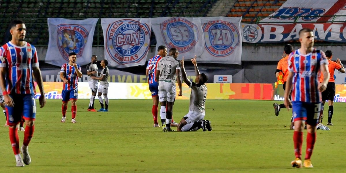 Ceará marca no fim e larga na frente do Bahia na final do Nordestão