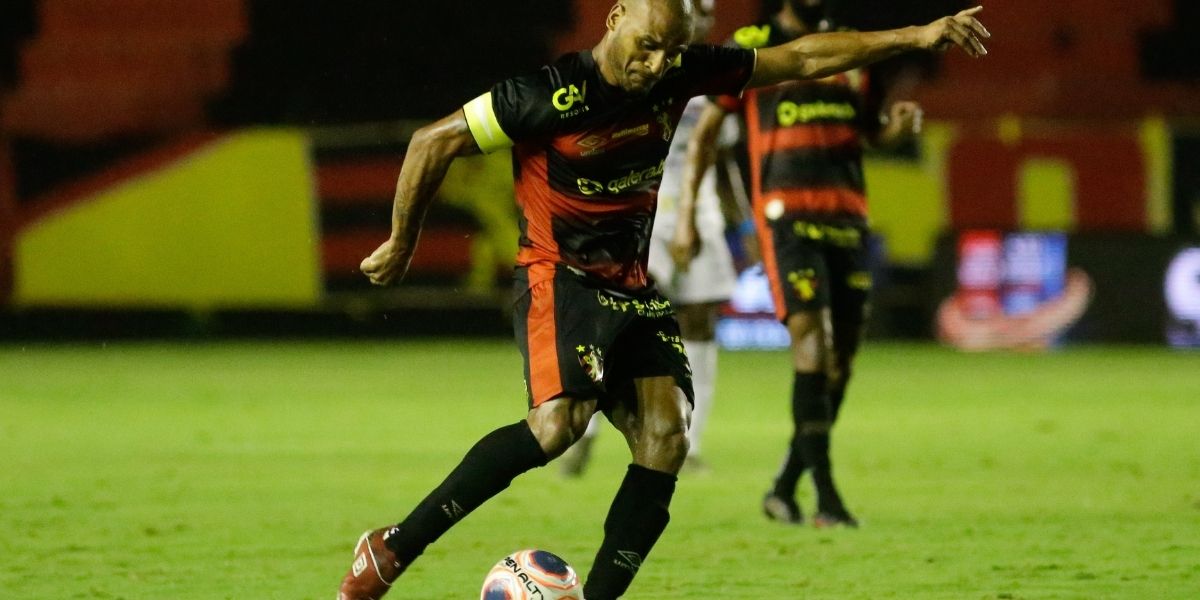 Após processo, Patric não descarta acordo para seguir no Sport