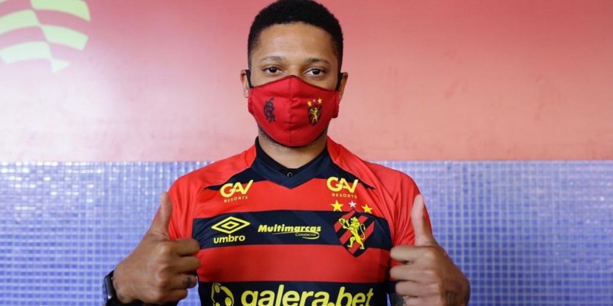 André desembarca no Recife e se prepara para iniciar trabalhos no Sport
