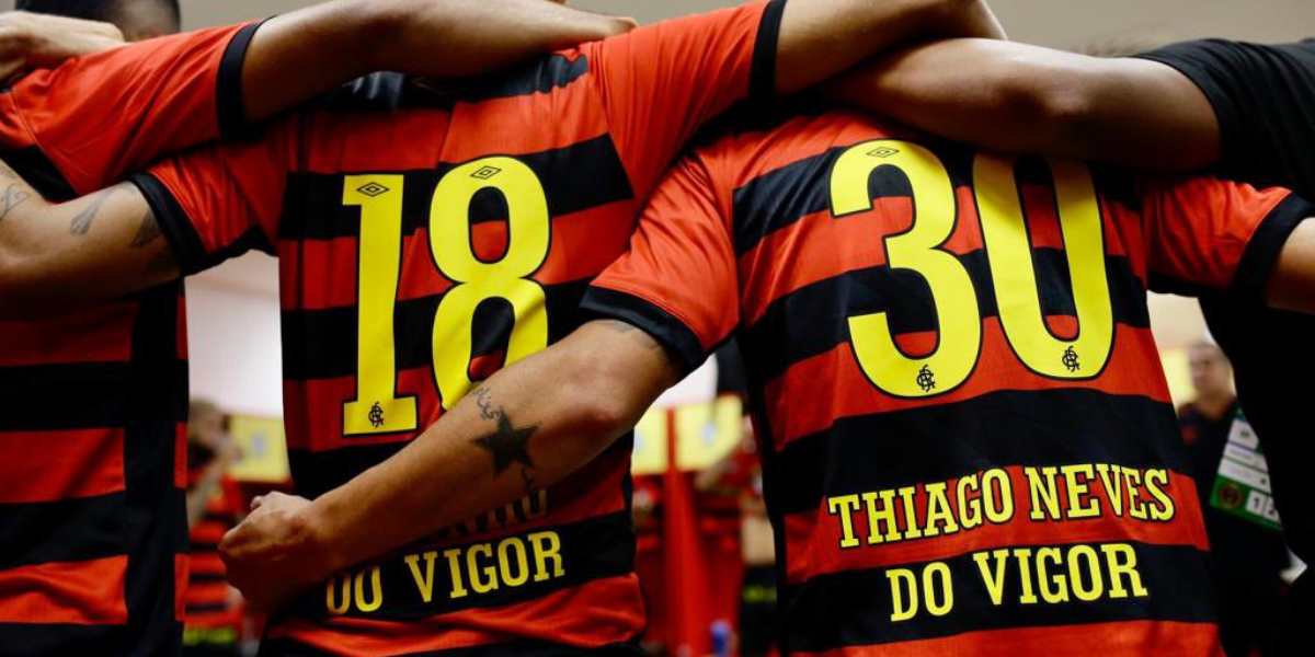 Sport inicia nesta terça a venda das camisas em homenagem a Gil