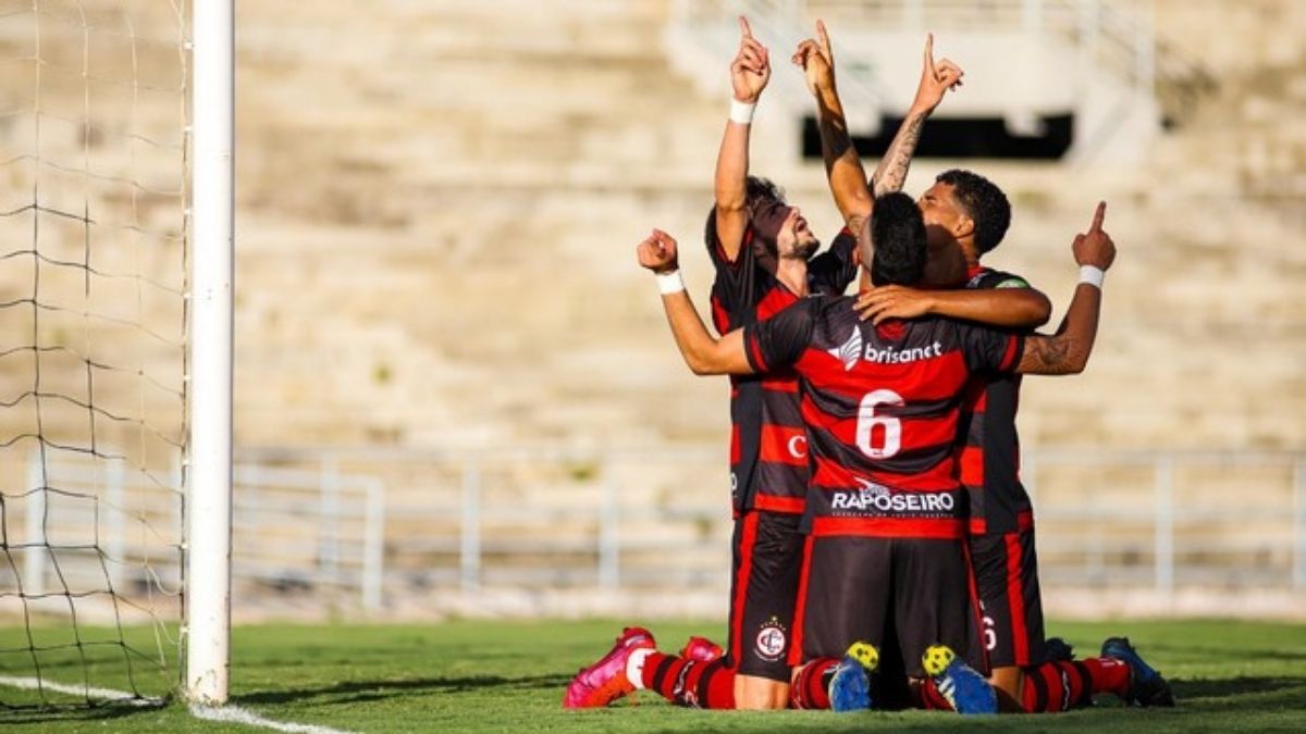 Em jogo de duas viradas, Campinense bate Perilima e volta ao G4 do PB